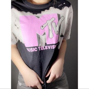 MTV bleached pink logo graphic tee. Size medium in perfect condition.